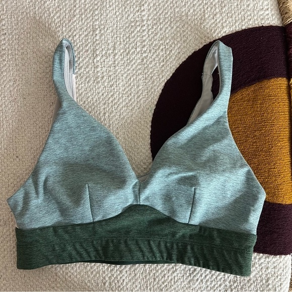 Outdoor Voices Plunge Bra RARE size xsmall - Picture 2 of 6
